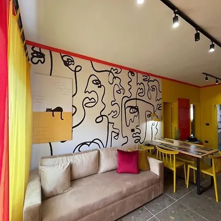Apartment The House Of Colors Tirana